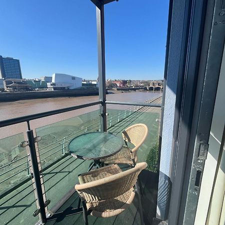 Luxury Riverside 2 Bedroomed Apartment With Balcony Newport  Luaran gambar