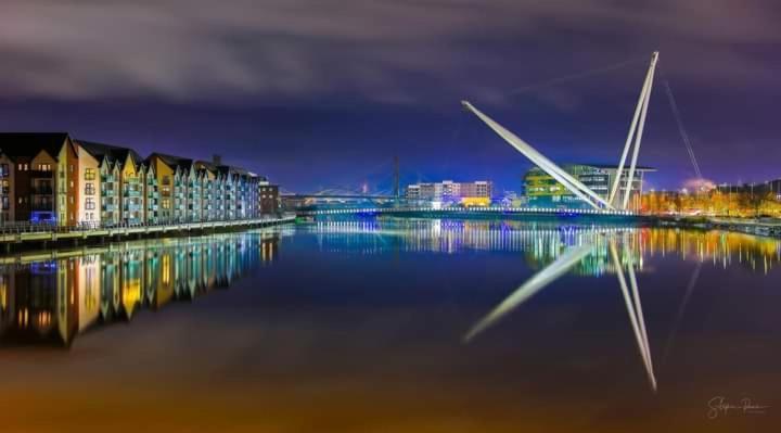 Luxury Riverside 2 Bedroomed Apartment With Balcony Newport  Luaran gambar