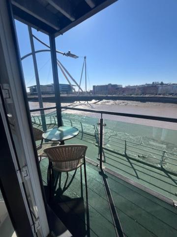 Luxury Riverside 2 Bedroomed Apartment With Balcony Newport  Luaran gambar