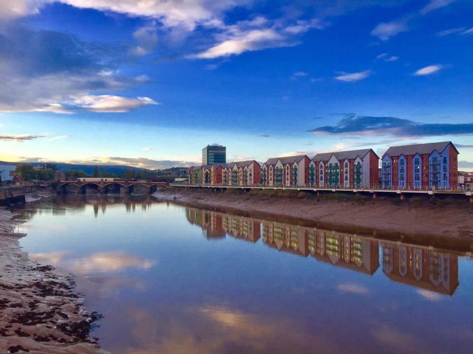 Luxury Riverside 2 Bedroomed Apartment With Balcony Newport  Luaran gambar
