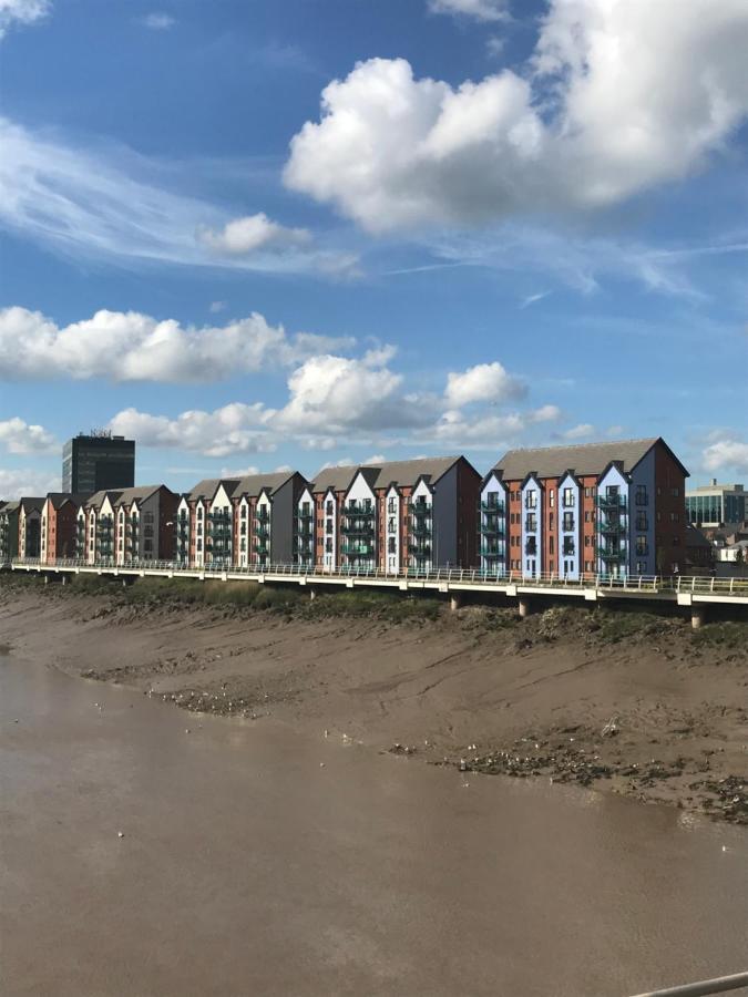 Luxury Riverside 2 Bedroomed Apartment With Balcony Newport  Luaran gambar